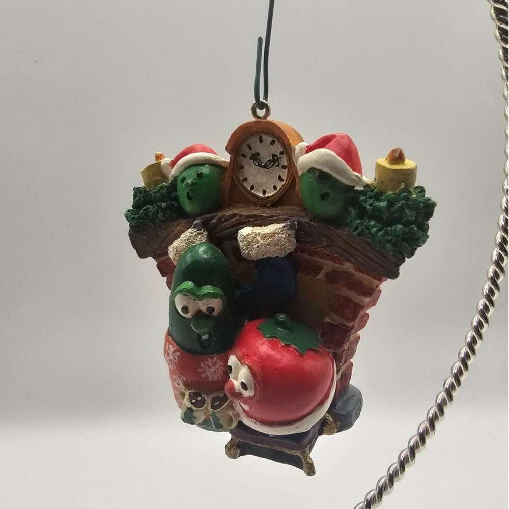 VeggieTales Christmas Ornament Fireplace Scene Big Idea 2004 Collectible Holiday